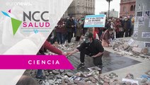 Dolor e indignación; argentinos protestan con piedras por las víctimas de COVID-19