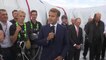 "Vous avez porté le projet pour un lieu qui a tant souffert à la fin de l'année 2018": Emmanuel Macron s'adresse aux équipes qui ont empaqueté l'Arc de Triomphe