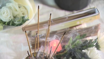 국회 앞 자영업자 분향소 결국 설치...동료들 조문 이어져 / YTN