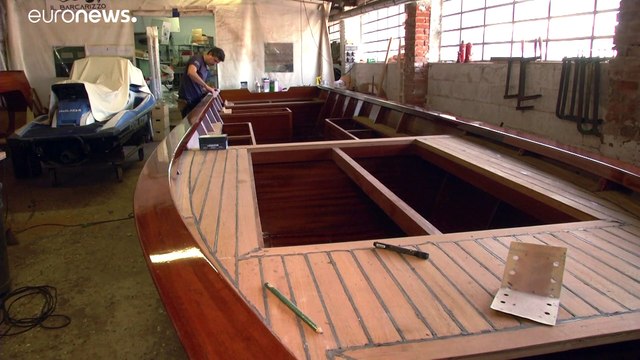 Туристы выживают венецианцев