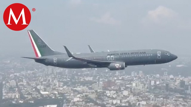 Aviones de Fuerza Aérea sobrevuelan CdMx en Desfile Militar