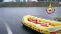 Malpensa, bomba d'acqua: gommoni per salvare automobilisti - video