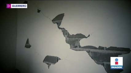 Damnificados por sismo en Acapulco duermen en patios; constructora niega daños