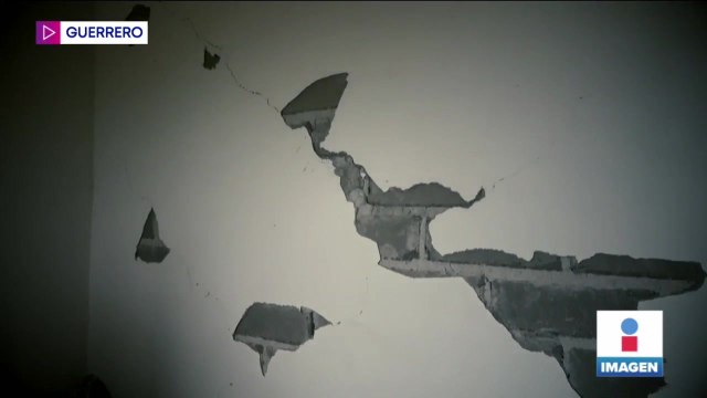 Damnificados por sismo en Acapulco duermen en patios; constructora niega daños