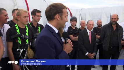 Macron inaugura 'sonho louco' de Christo