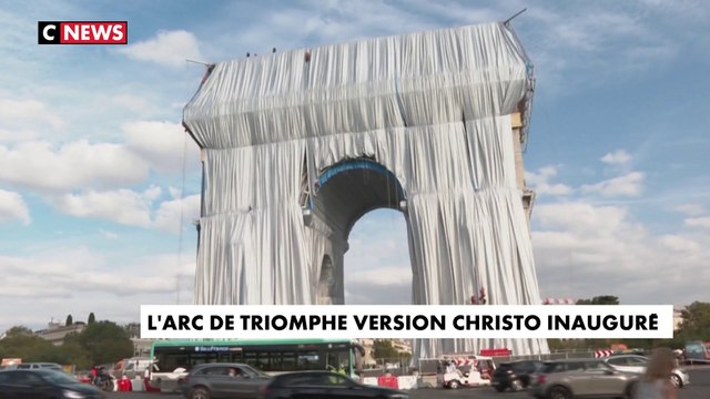 Inauguration de l’œuvre de Christo : l’Arc de Triomphe empaqueté