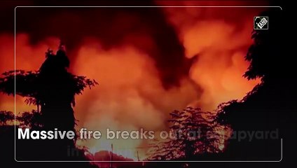 Download Video: Massive fire breaks out at scrapyard in Mankhurd, Mumbai