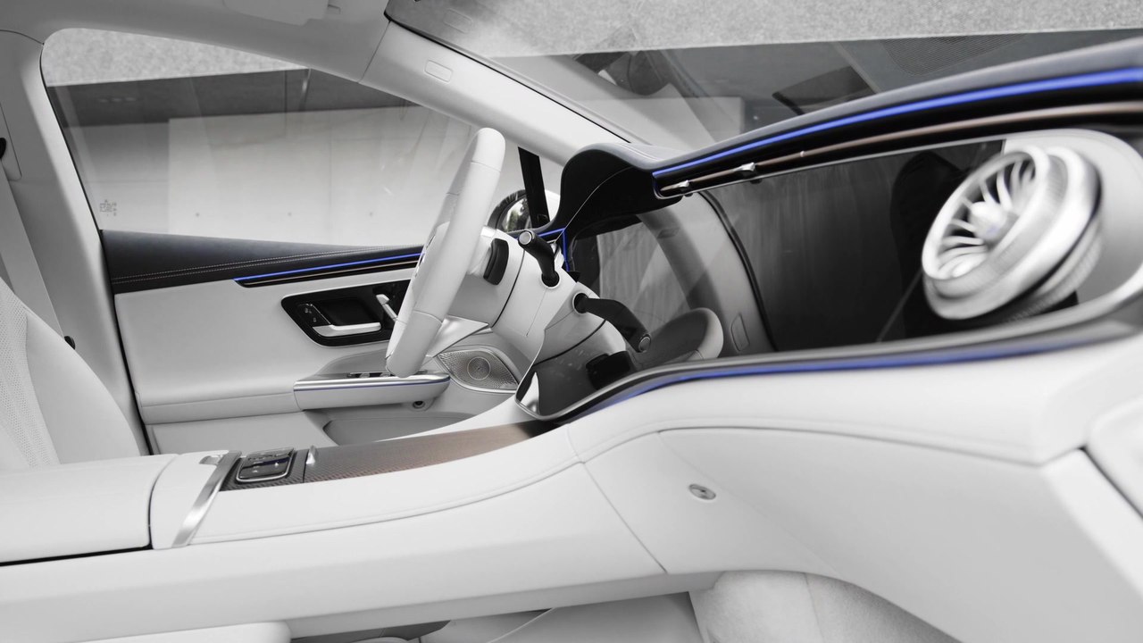 Der neue Mercedes-Benz EQE - Das Wichtigste ist nur noch einen Klick weit entfernt
