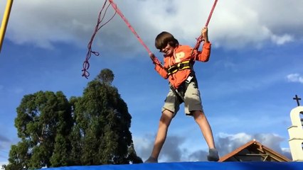 Kids is going to death || He need help 