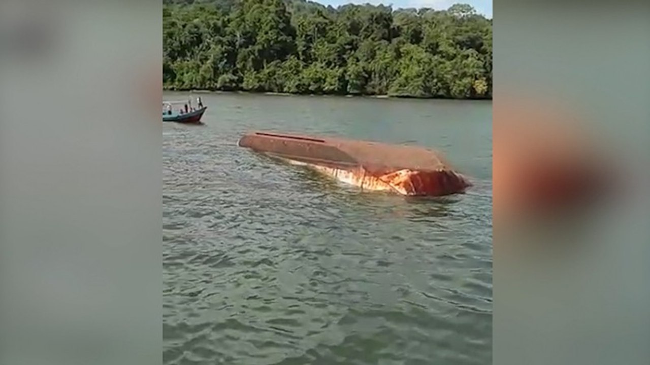 Kapal Milik Kemenkumham Terbalik Diduga karena Angin Kencang dan Ombak