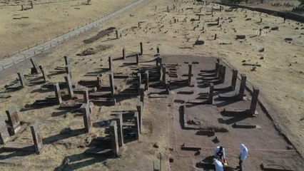 Ahlat Selçuklu Meydan Mezarlığı'nda çok sayıda çocuk mezarı tespit edildi