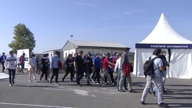 Bakan Varank, TEKNOFEST Robotaksi Binek Otonom Araç Yarışması'na katılan araçları kullandı