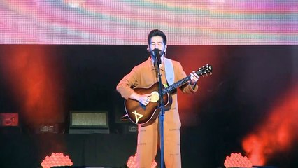 Camilo triunfa con su concierto en Sevilla