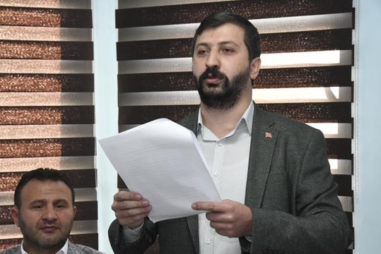 İSTANBUL ? AK PARTİLİLER ADNAN MENDERES, FATİN RÜŞTÜ ZORLU VE HASAN POLATKAN'I MEZARLARI BAŞINDA ANDI