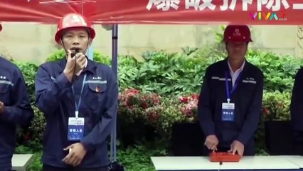 Detik-detik Belasan Gedung di China Dirobohkan