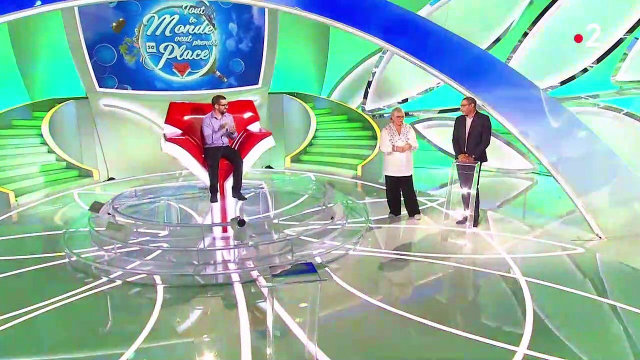 "Tout le monde veut prendre sa place" : Laurence Boccolini émue par l'élimination de Samuel