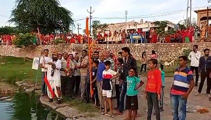 कोविड गाइडलाइन के साथ जलाशयों पर सीमित भक्तों के साथ  पहुंचे ठाकुरजी