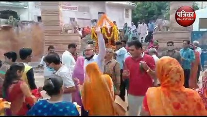 VIDEO : हाथी घोड़ा पालकी, जय कन्हैया लाल की...