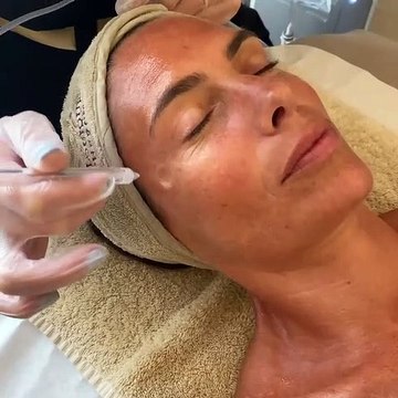 Alessandra Sublet s'offre un soin beauté et fait jaser.