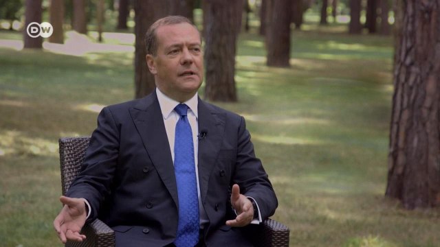 Эпоха Ангелы Меркель глазами Дмитрия Медведева. Эксклюзивное интервью DW с экс-президентом России