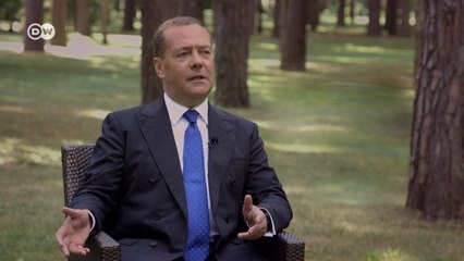 Эпоха Ангелы Меркель глазами Дмитрия Медведева. Эксклюзивное интервью DW с экс-президентом России