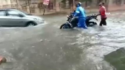 Son dakika haber! Hindistan'da aşırı yağışların yol açtığı kazalarda 40 kişi öldü