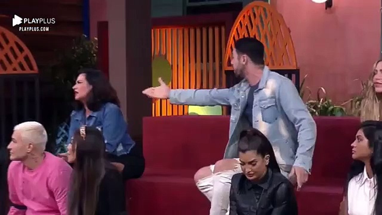 Fogo no Feno_ Solange Gomes e Rico Melquiades brigam durante dinâmica _ A Fazenda 13(360P)