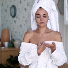 How to Get Rid of Neck Lines, According to a Dermatologist