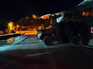 Samandağ-Arsuz yolu heyelan nedeniyle  trafiğe kapatıldı