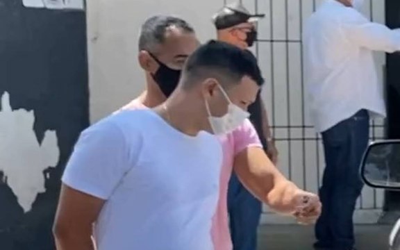 Ordem para assassinar jovem na porta da casa dos pais em Cajazeiras foi da ‘Okaida’, diz delegado