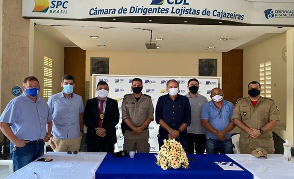 Parceria público-privada garante ampliação de câmeras nas ruas de Cajazeiras após reunião na CDL