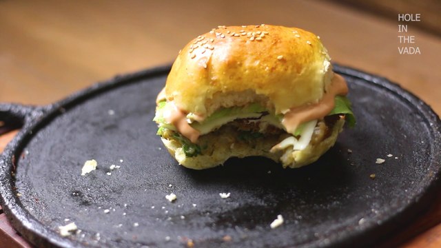 Easy & Delicious Veg Burger Recipe | Homemade Veg Burger