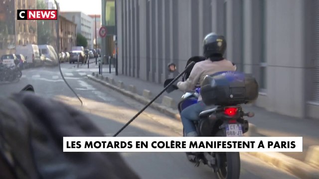 Les motards en colère manifestent à Paris