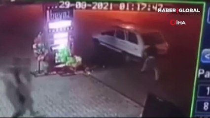 Freni boşalan sürücüsüz aracı eliyle böyle durdurdu