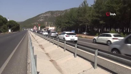 Son dakika haber! Üç aracın karıştığı kazada sürücüyü sıkıştığı yerden itfaiye kurtardı