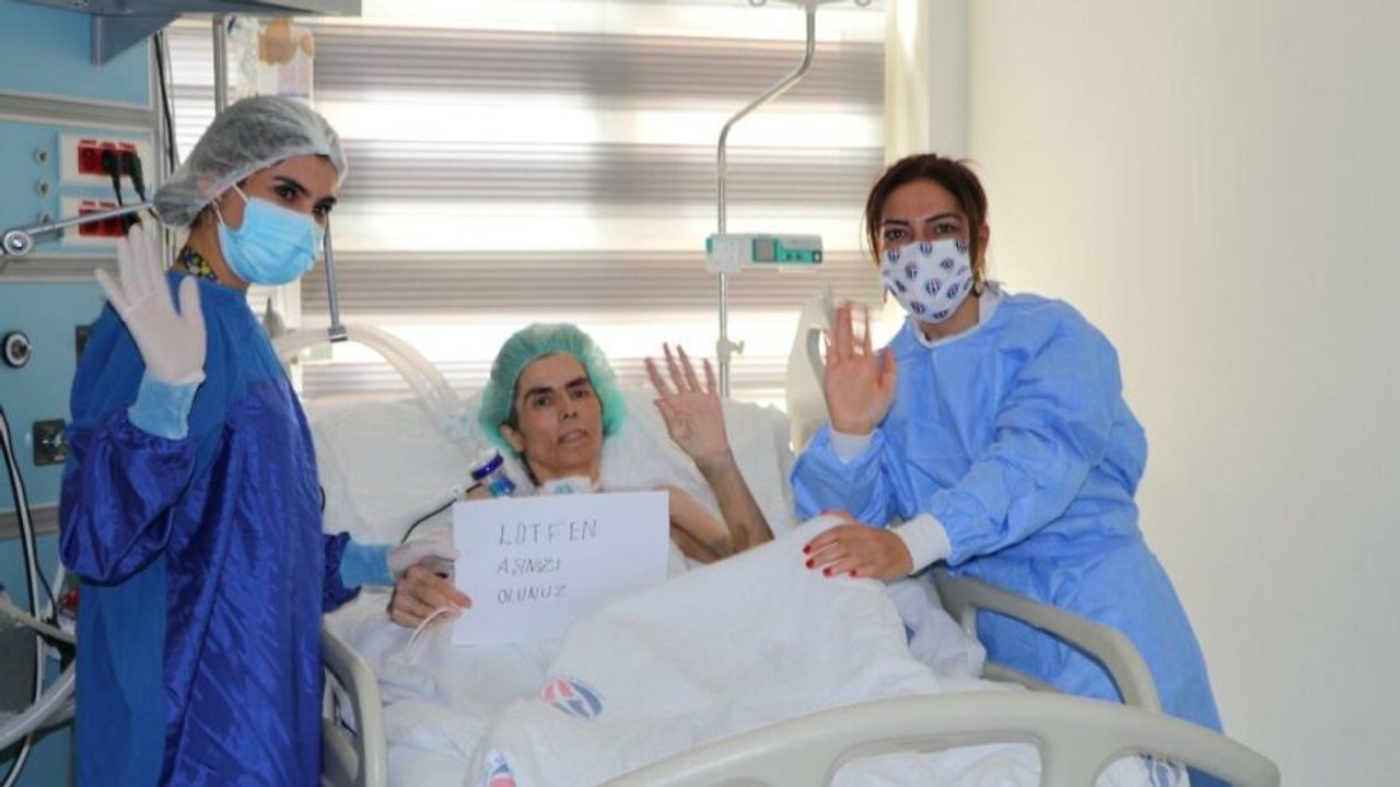3 kez coronaya yakalandı, yoğun bakımdan aşı olun çağrısı yaptı