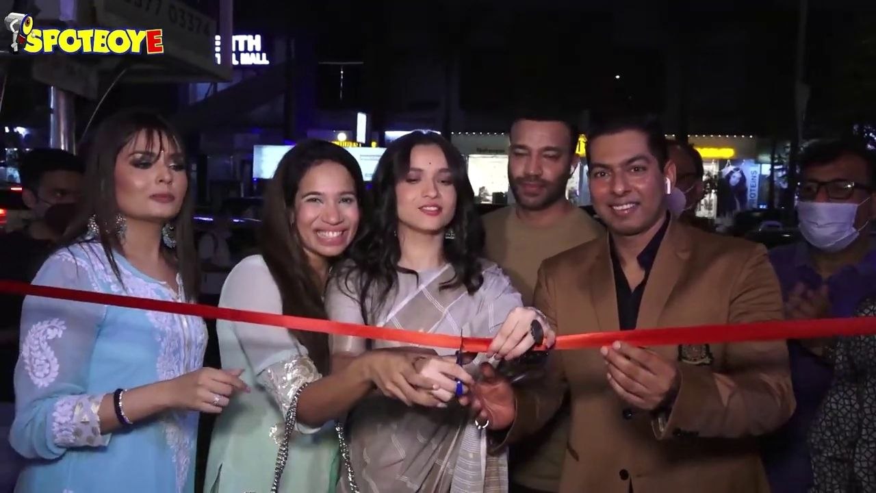 Ankita Lokhande's Elegant Saree Look  At The Launch Of Gianis New Store | SpotboyE