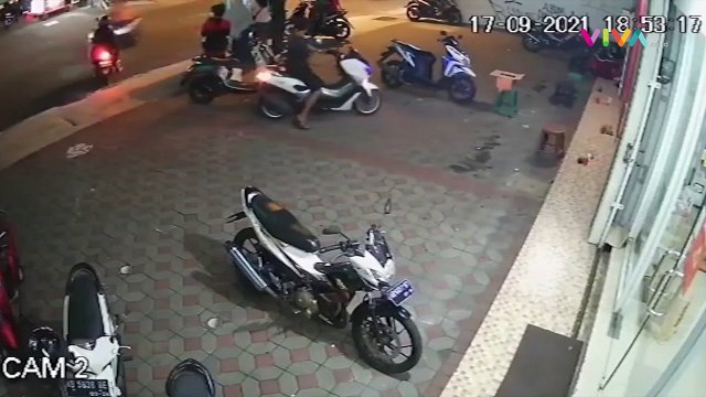 Aksi Heroik Anggota TNI Selamatkan Balita Saat Kecelakaan