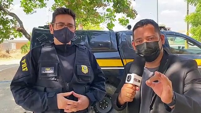 PRF apreende carro em Pombal que foi roubado em Pernambuco; motorista é conduzido à delegacia