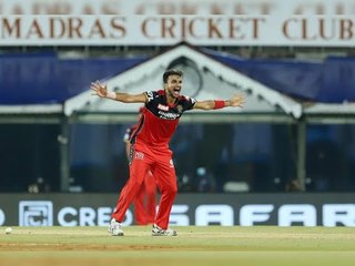 IPL 2021...MI 159/8 Vs RCB   हर्शल पटेल ने की MI की आधी टीम आउट