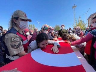 Son dakika haberi: ŞEHİT UZMAN ÇAVUŞ, MUŞ'TA TOPRAĞA VERİLDİ