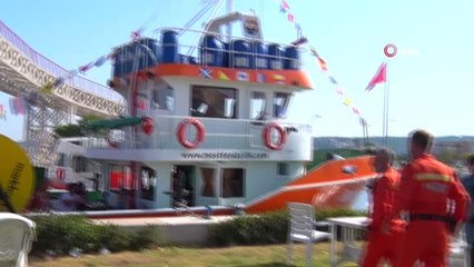 Aliağa'da festival havasında temizlik etkinliği