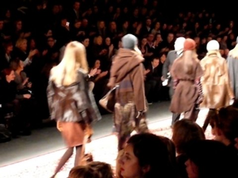 Jean-Paul Gaultier court