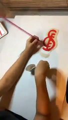 Espectacular forma de crear el escudo del Sevilla FC