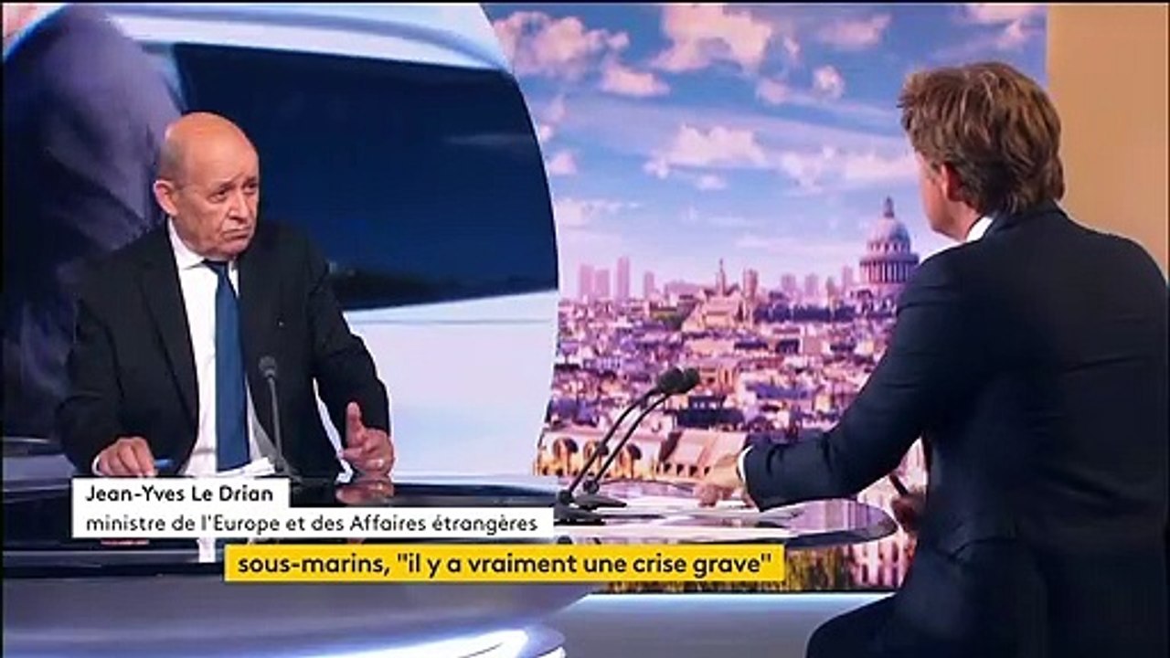 Sous-marins : Jean-Yves Le Drian dénonce "mensonge, duplicité et mépris"