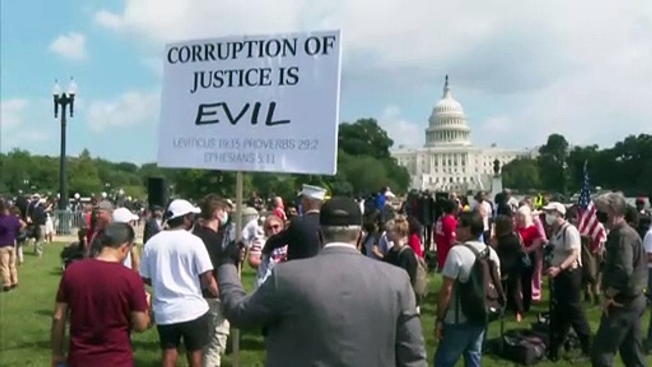 Trump-Anhänger demonstrieren vor dem Kapitol