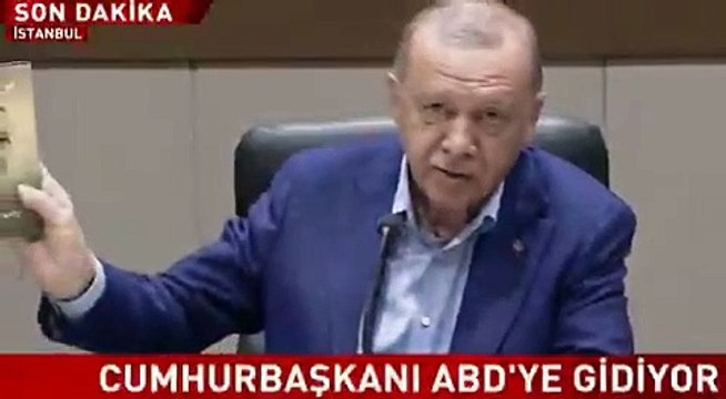 Cumhurbaşkanı Erdoğan kitabının Fransızca baskısını İngilizce diye tanıttı