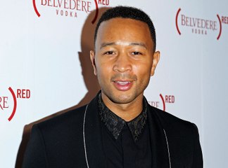 مشاهير قاموا بتغيير أسمائهم فما هي الأسباب؟