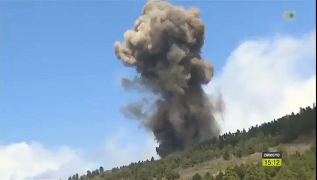 Vulcão Cumbre Vieja entra em erupção na Espanha
