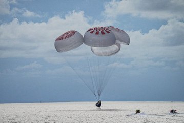 Les quatre passagers de SpaceX de retour sur Terre après trois jours dans l'espace